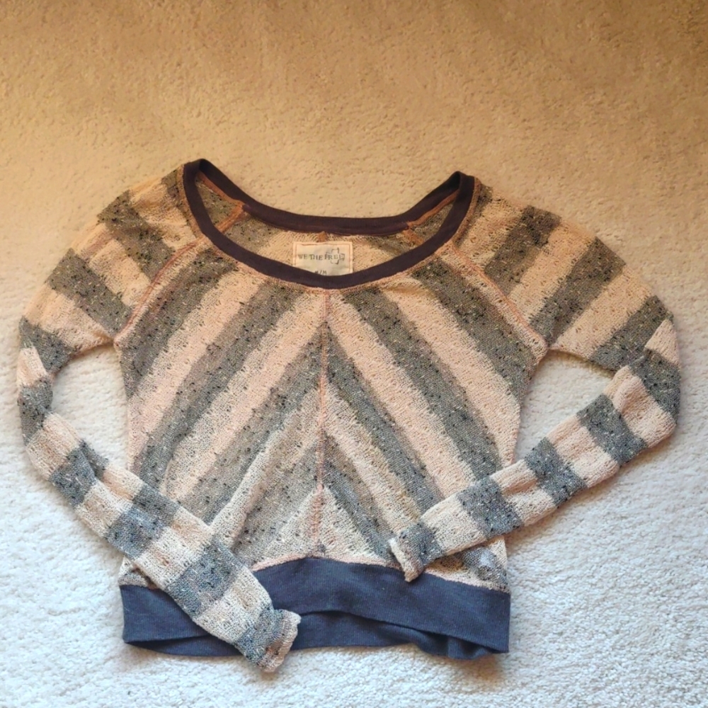 Loose knit stretchy lightweight sweater